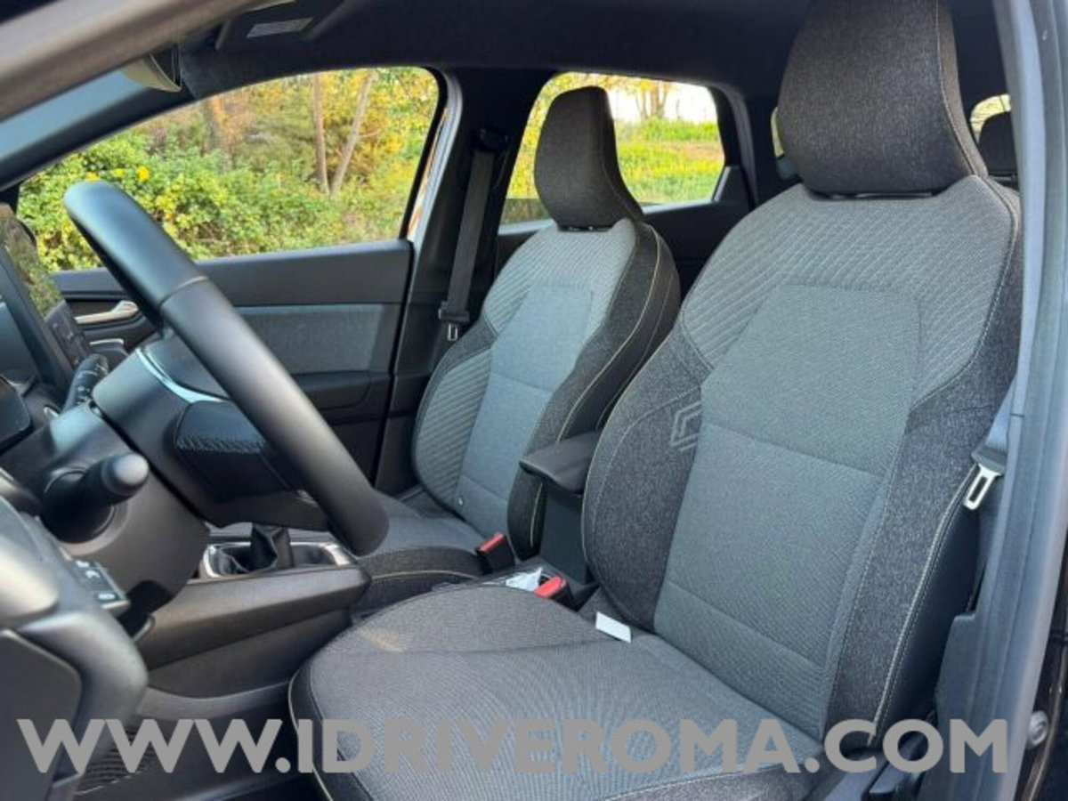 Renault Captur 1.0 tce Techno 90cv (9)