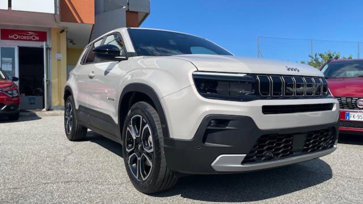 Jeep Avenger 1.2 turbo Summit fwd 100cv (3)