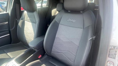 Jeep Avenger 1.2 turbo Summit fwd 100cv (6)