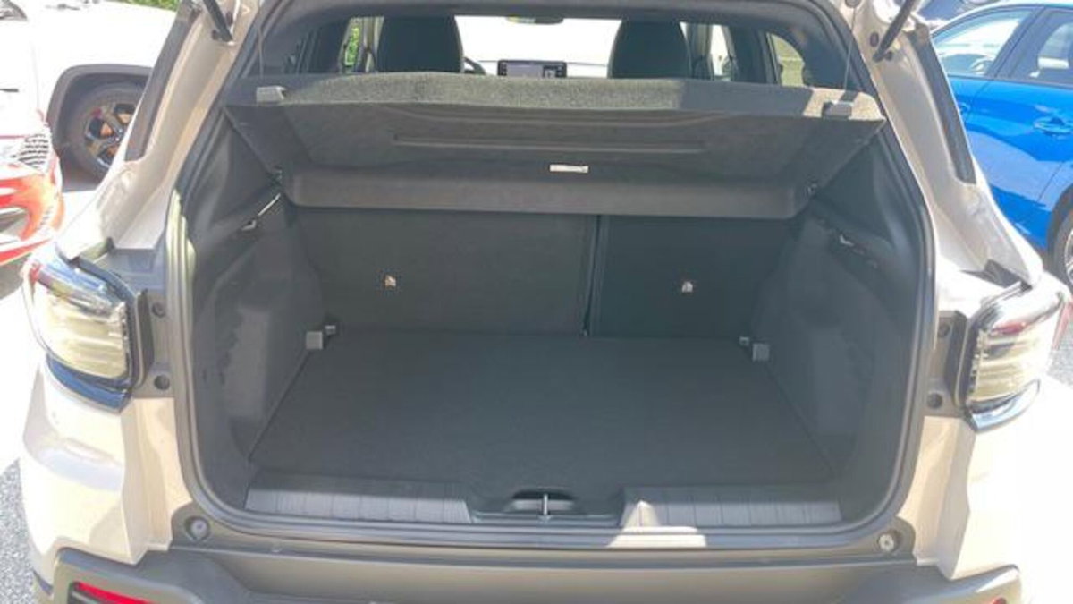 Jeep Avenger 1.2 turbo Summit fwd 100cv (9)