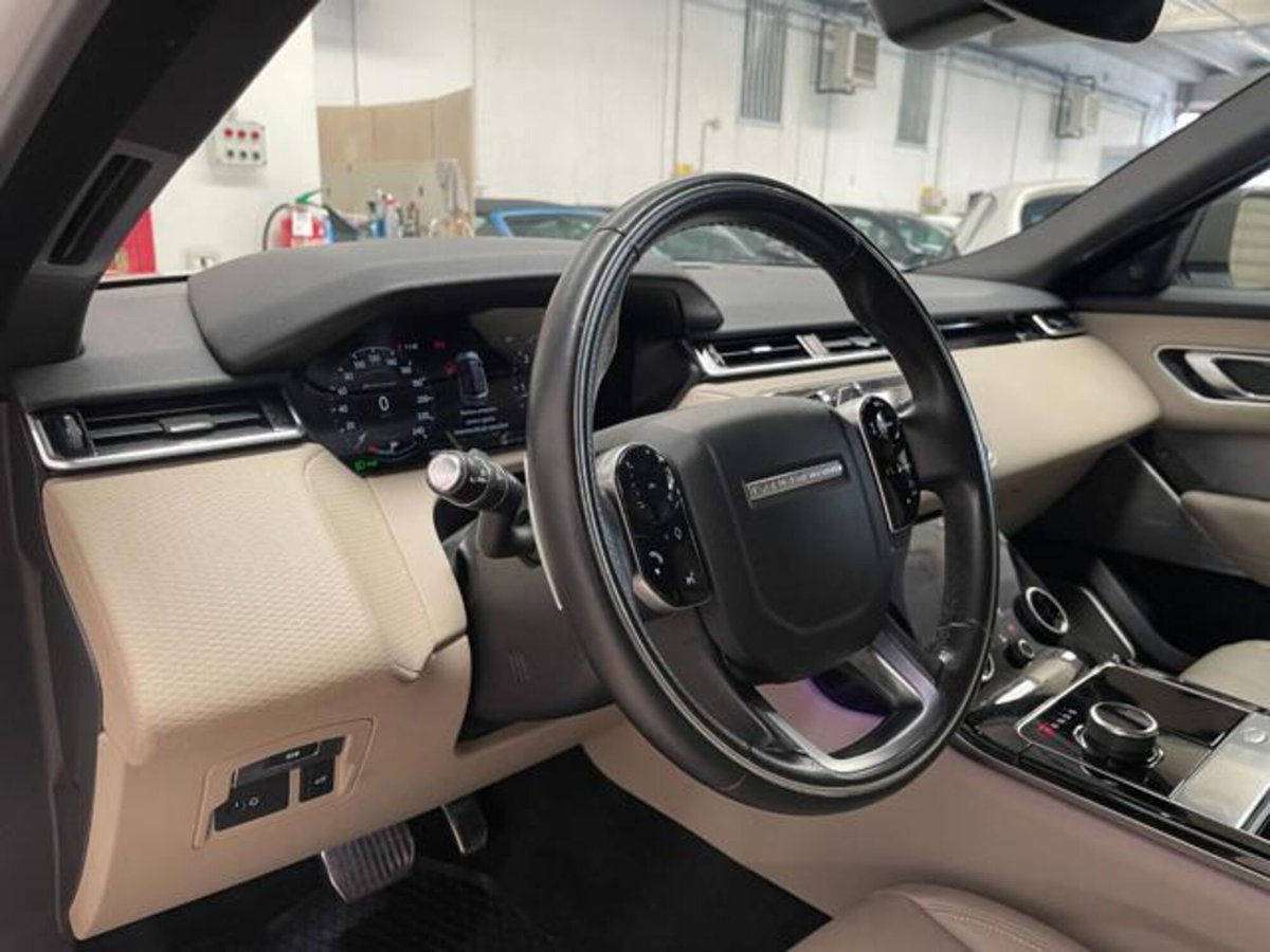 Land Rover Range Rover Velar 2.0D I4 240 CV R-Dynamic SE (11)