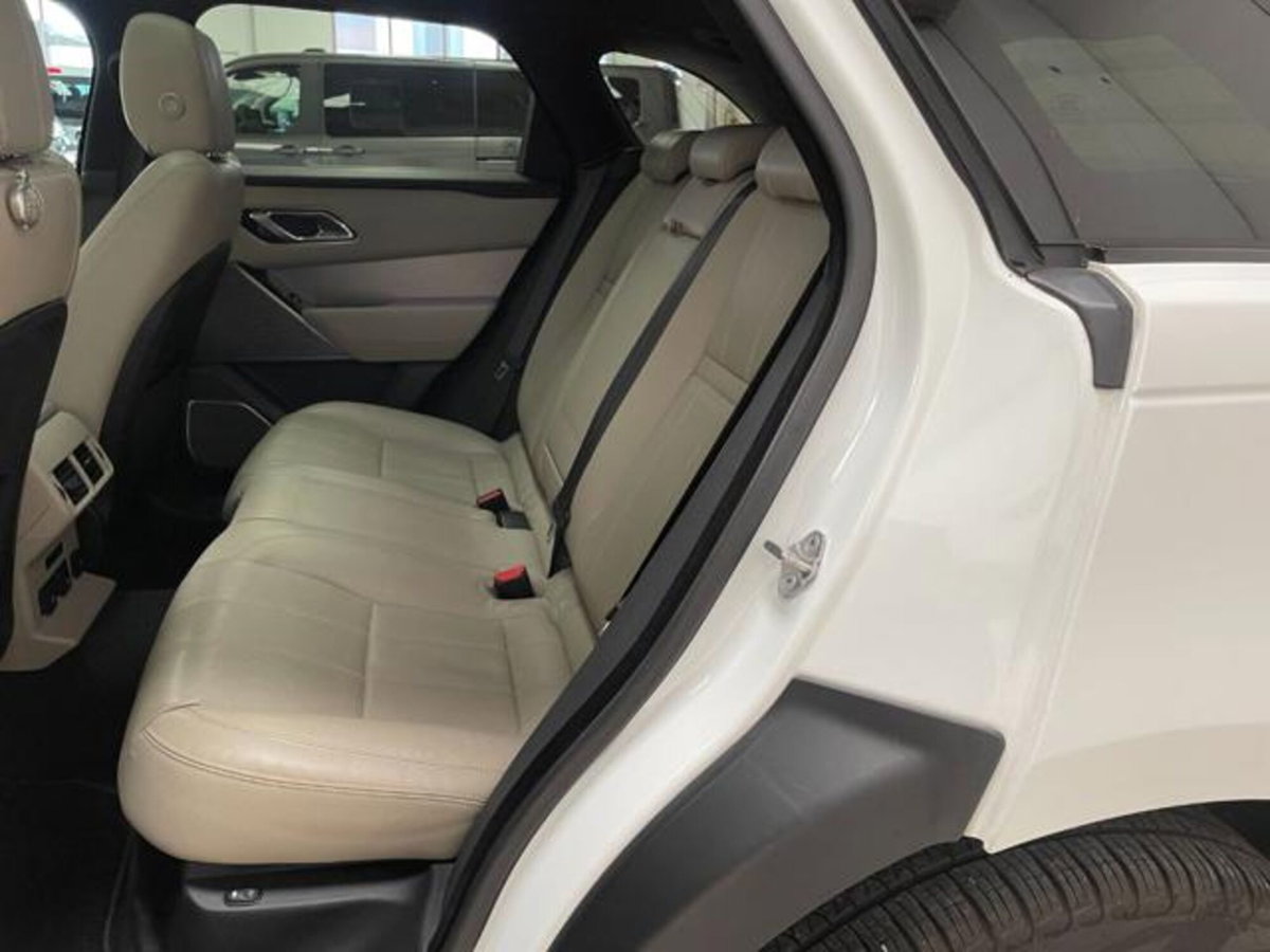 Land Rover Range Rover Velar 2.0D I4 240 CV R-Dynamic SE (16)
