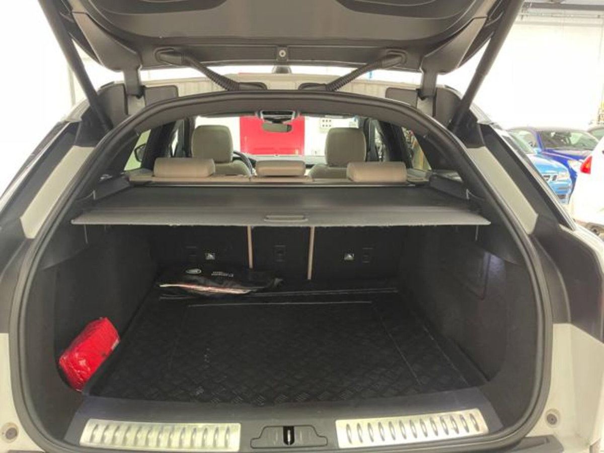 Land Rover Range Rover Velar 2.0D I4 240 CV R-Dynamic SE (17)