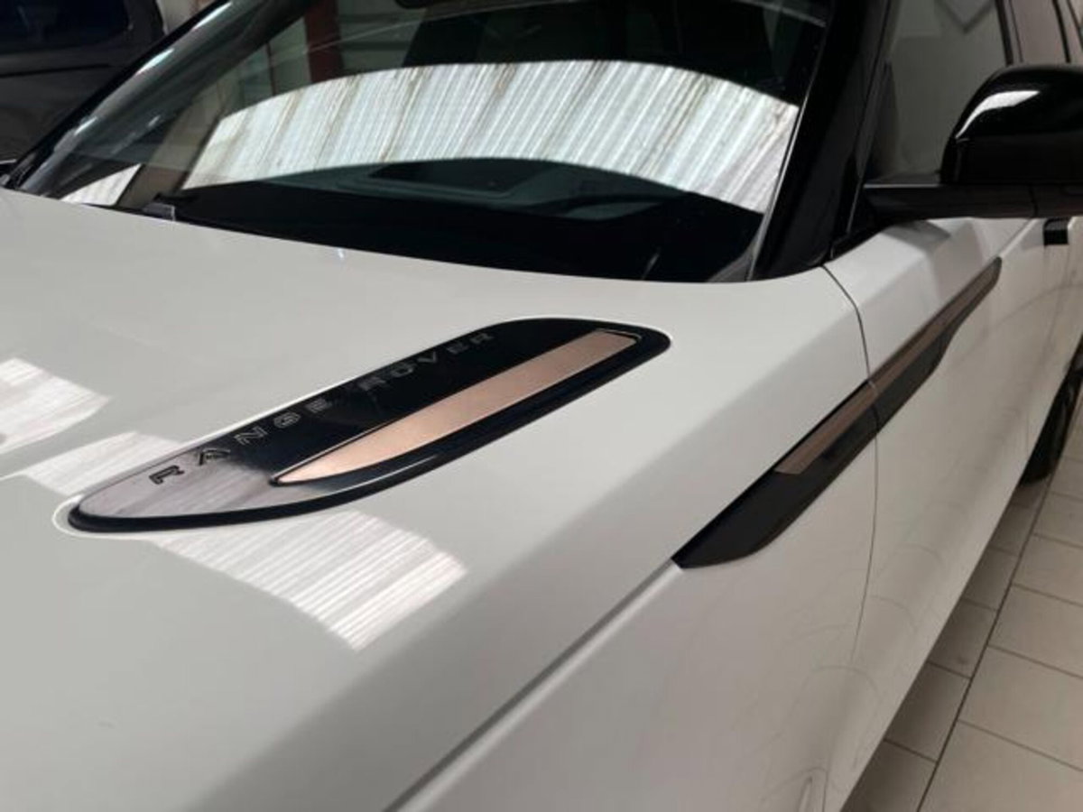 Land Rover Range Rover Velar 2.0D I4 240 CV R-Dynamic SE (8)