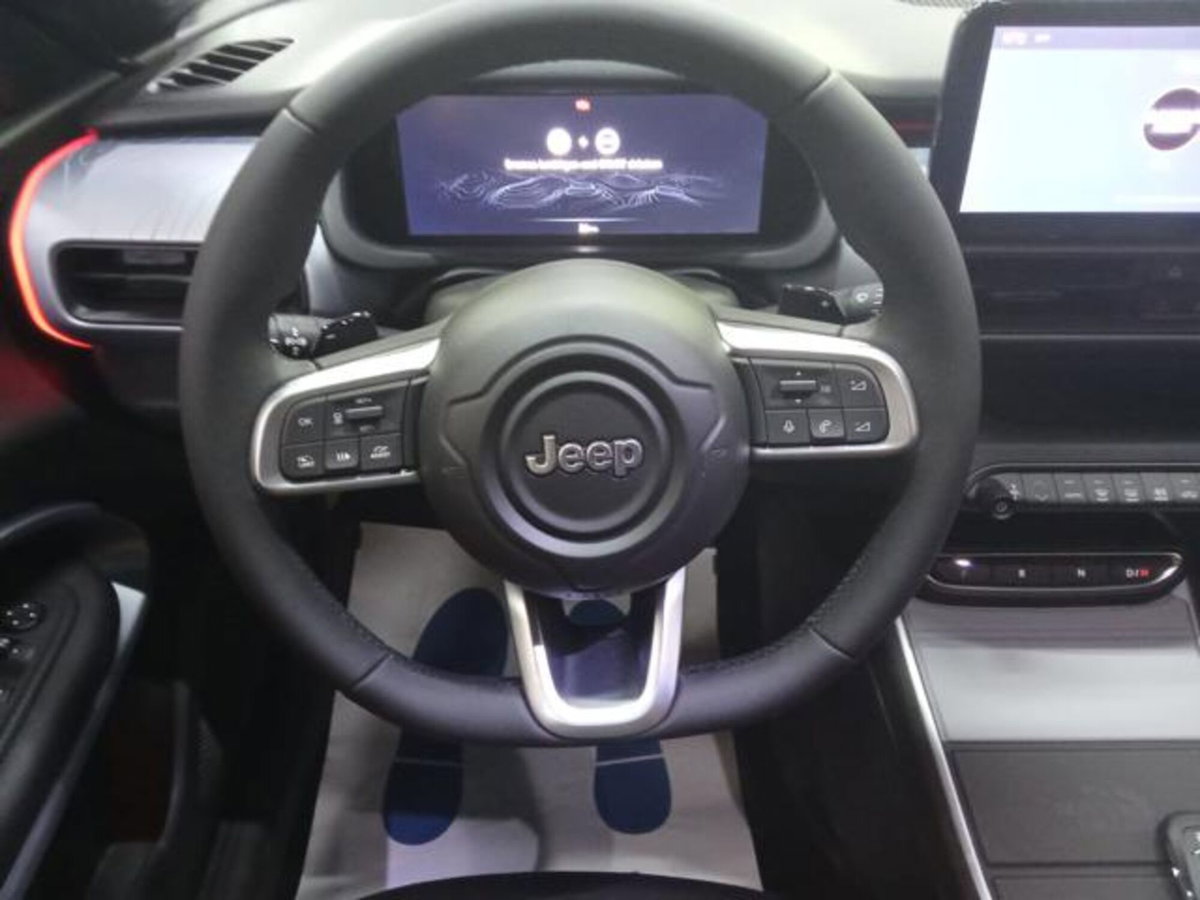 Jeep Avenger 1.2 turbo e-hybrid mhev The North Face 4xe 145cv edct6 (12)