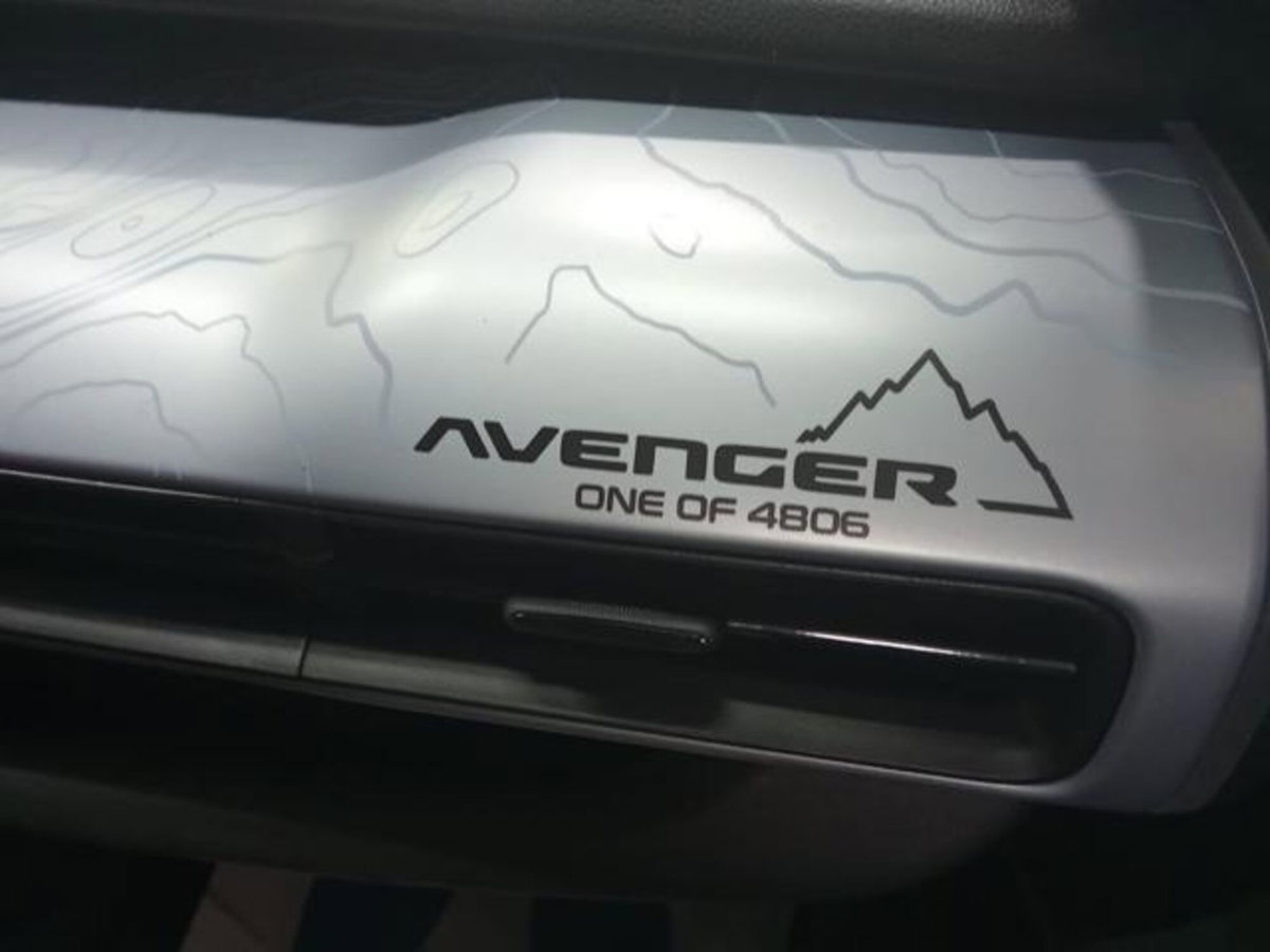 Jeep Avenger 1.2 turbo e-hybrid mhev The North Face 4xe 145cv edct6 (17)