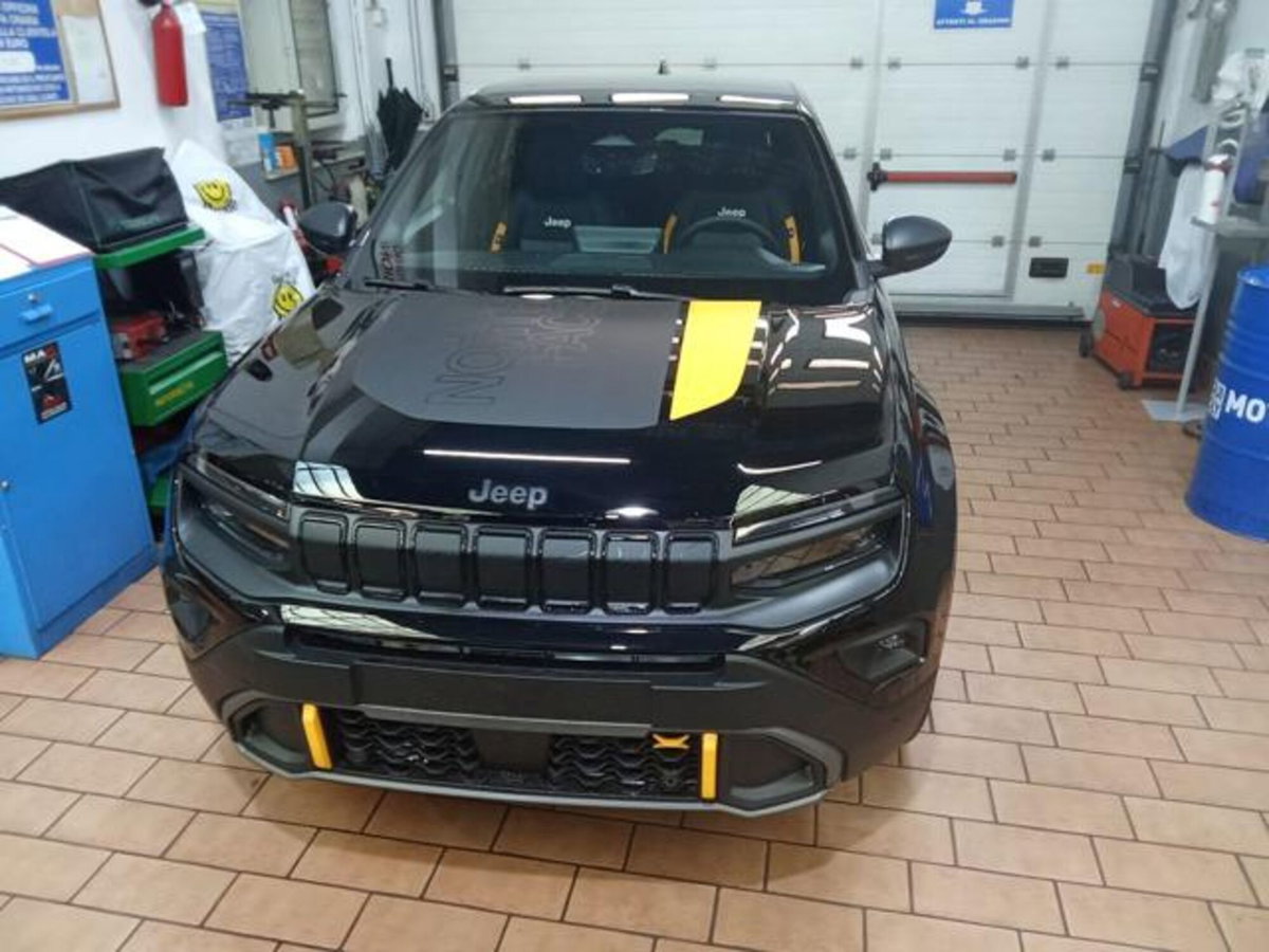 Jeep Avenger 1.2 turbo e-hybrid mhev The North Face 4xe 145cv edct6 (2)