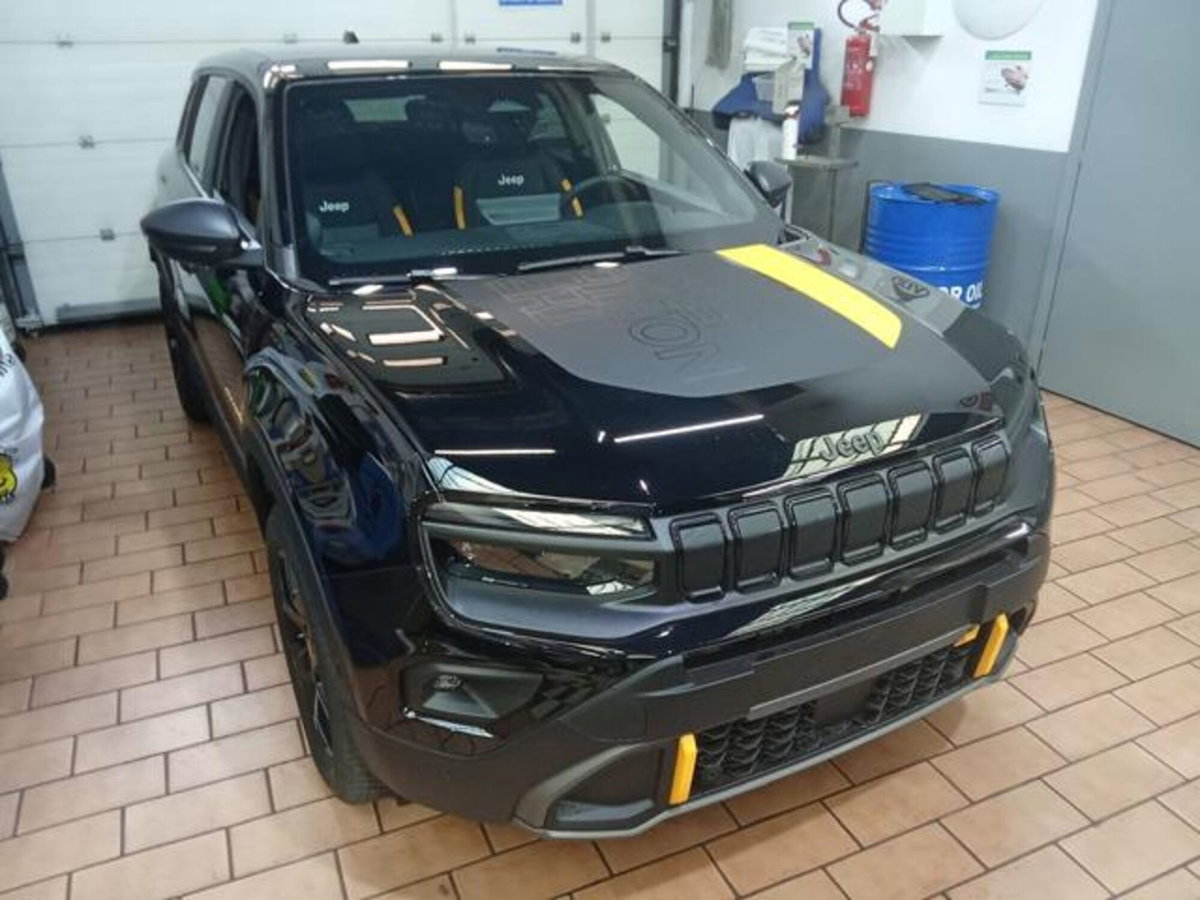 Jeep Avenger 1.2 turbo e-hybrid mhev The North Face 4xe 145cv edct6 (3)