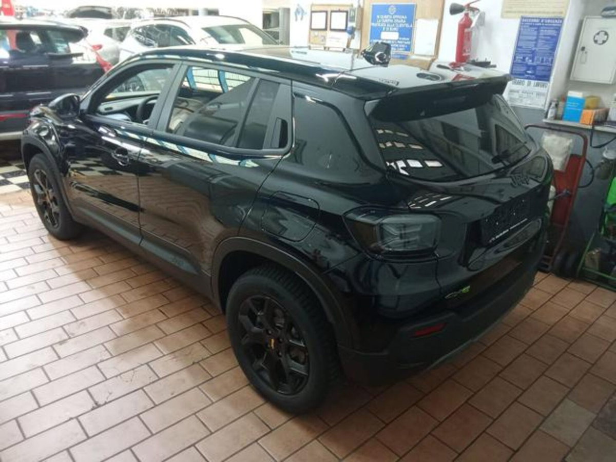 Jeep Avenger 1.2 turbo e-hybrid mhev The North Face 4xe 145cv edct6 (5)