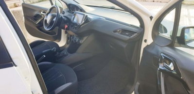 Peugeot 208 VTi 82 CV 5 porte Active (11)