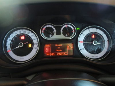 Fiat 500L 1.4 T-Jet 120 CV GPL Lounge (9)