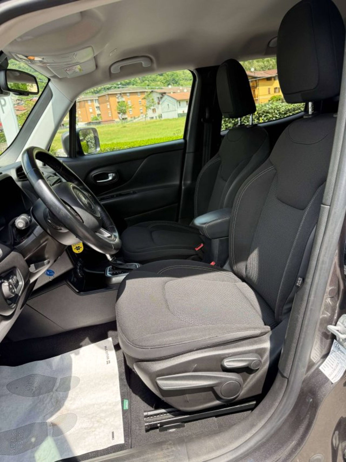 Jeep Renegade 2.0 Mjt 140CV 4WD Active Drive Limited (11)