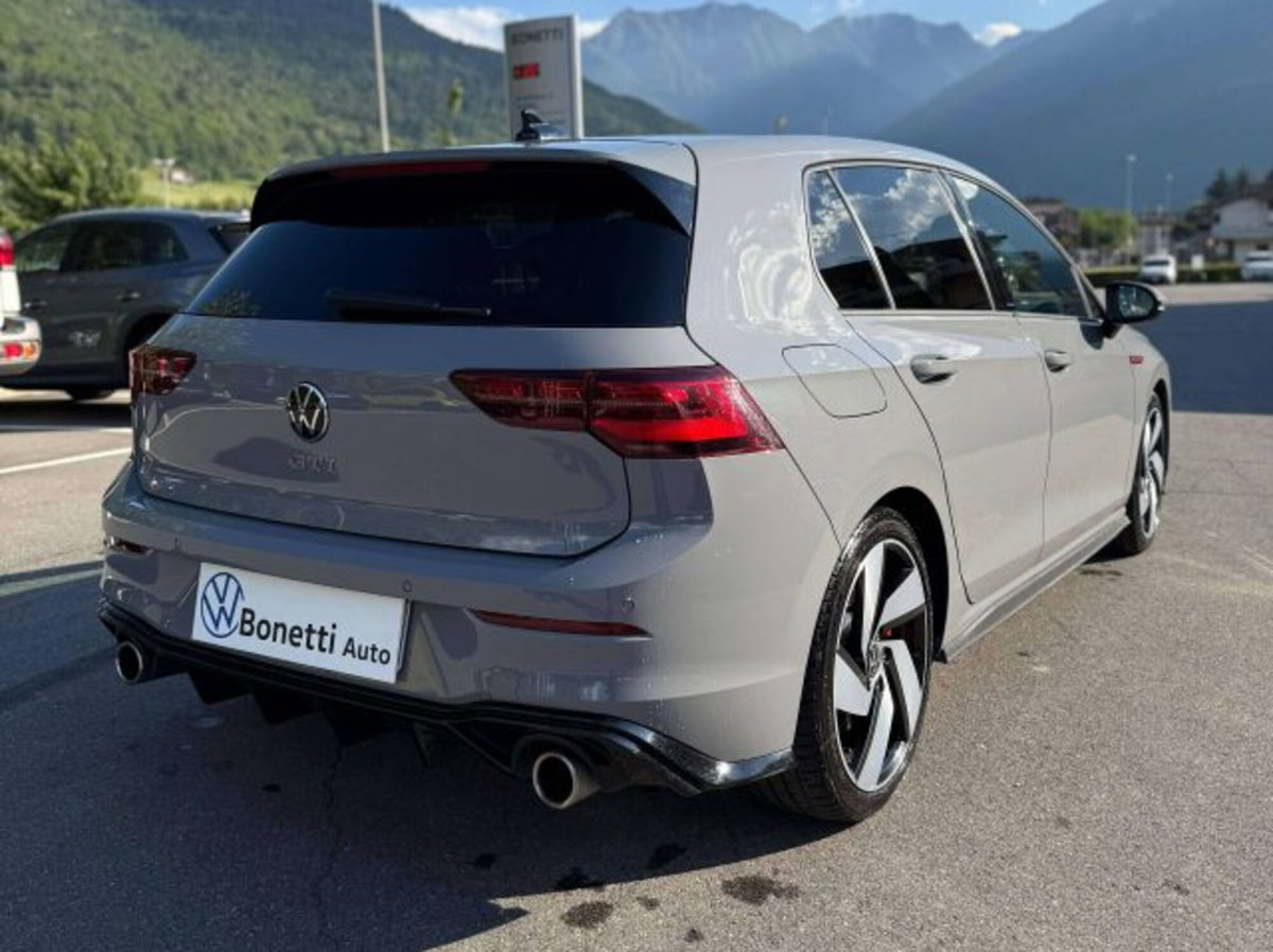 Volkswagen Golf 2.0 tsi GTI MT Ultimate 245cv (5)