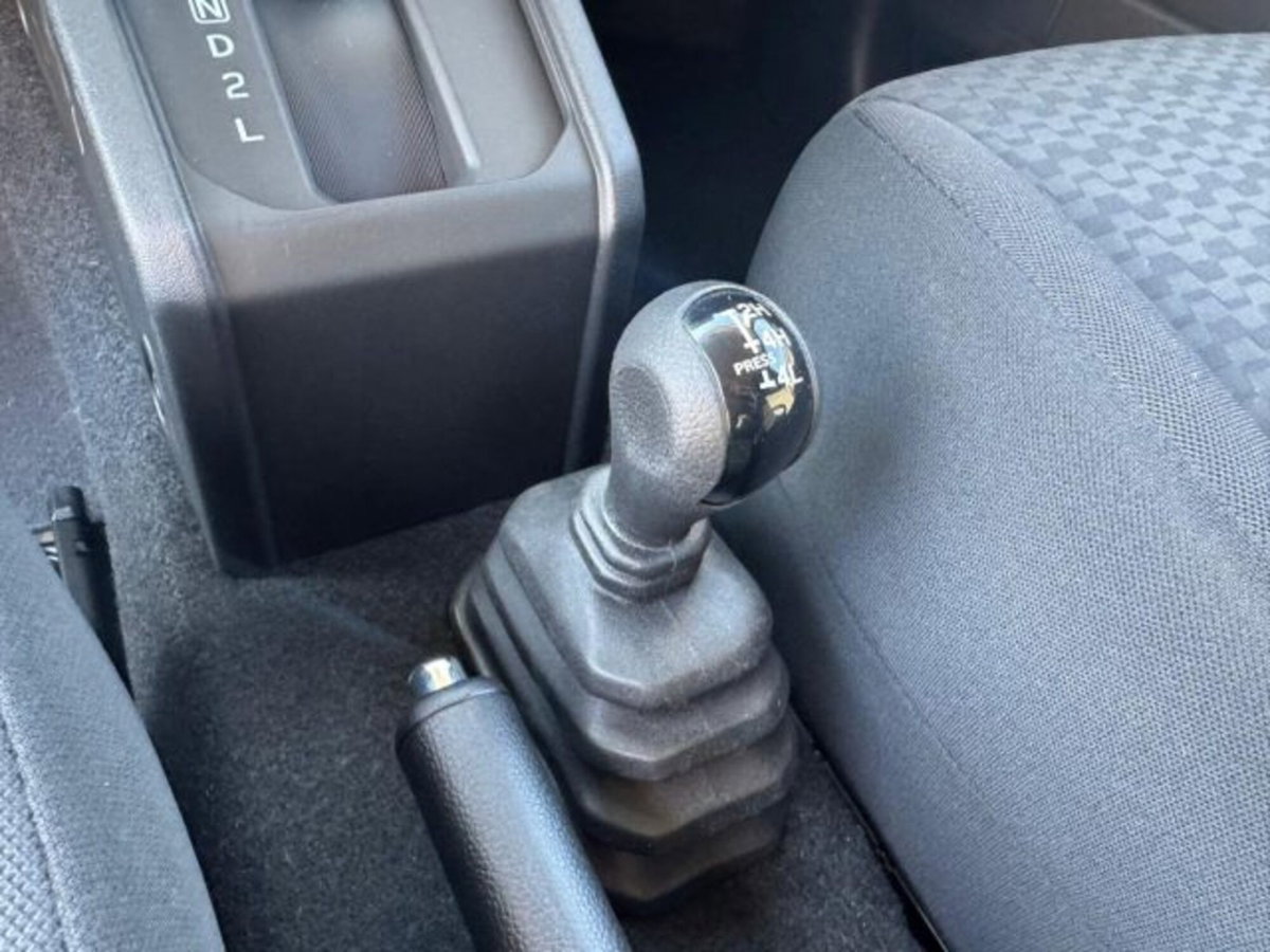 Suzuki Jimny 1.5 5MT Top (13)