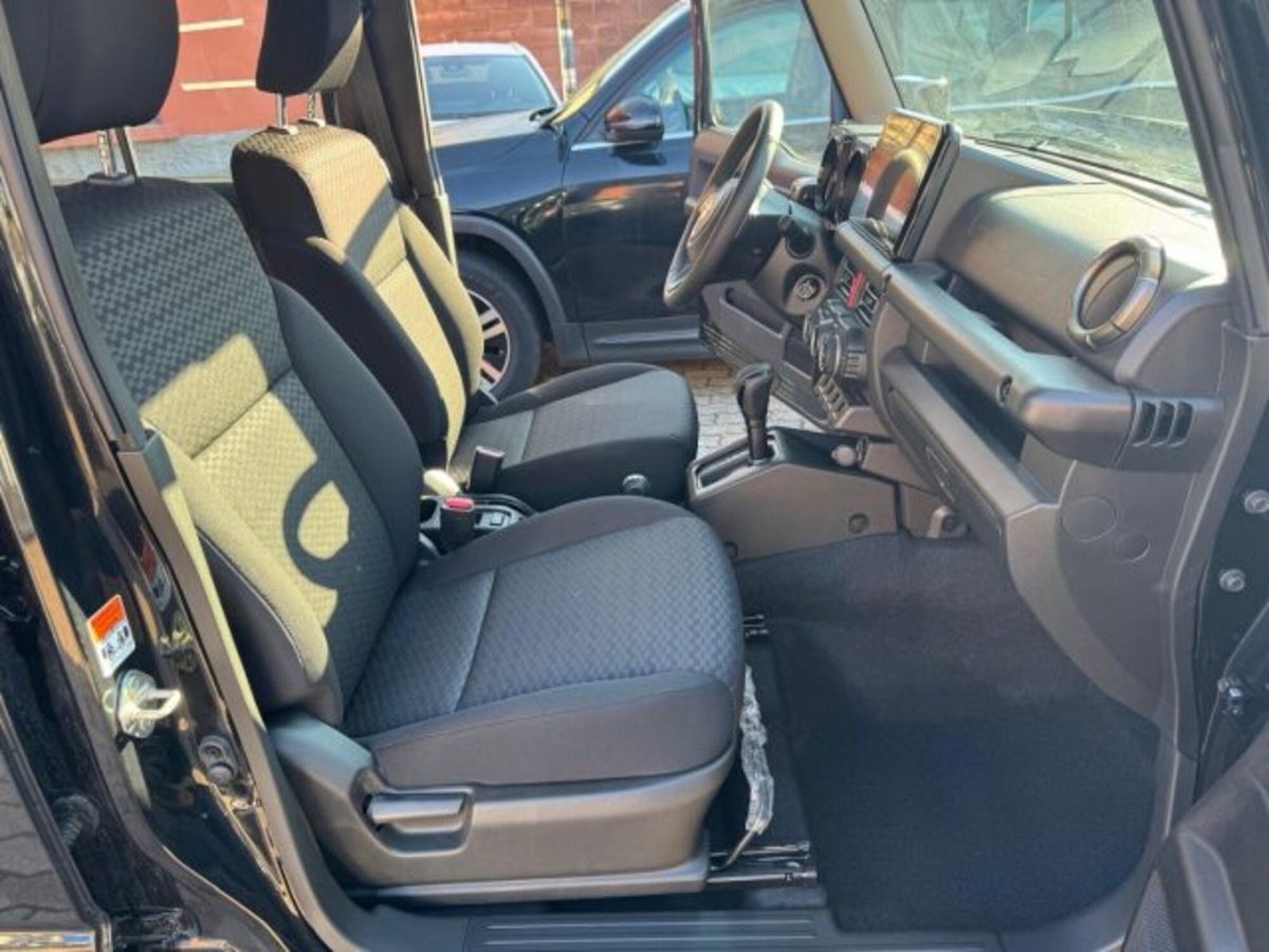 Suzuki Jimny 1.5 5MT Top (16)