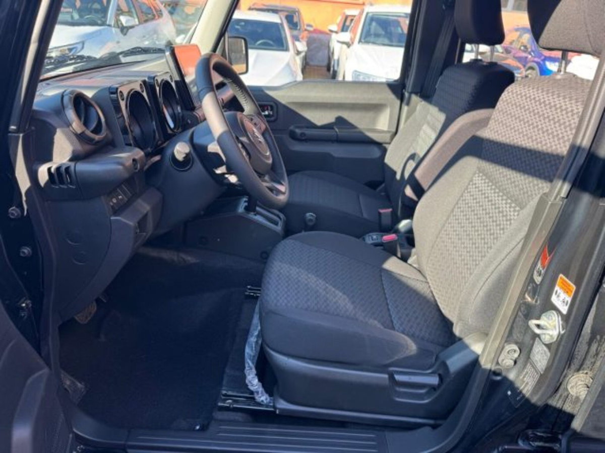 Suzuki Jimny 1.5 5MT Top (18)