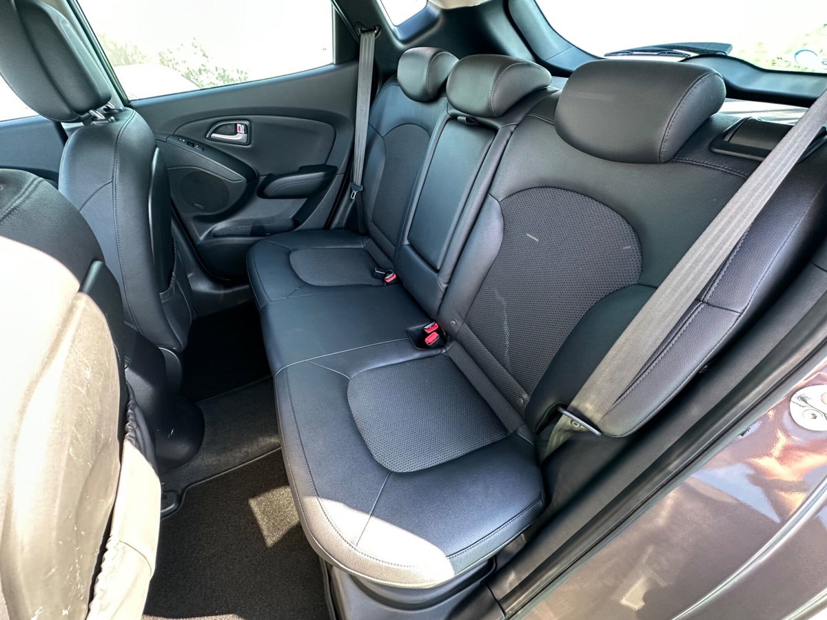 Hyundai ix35 1.7 CRDi 2WD Xpossible (8)