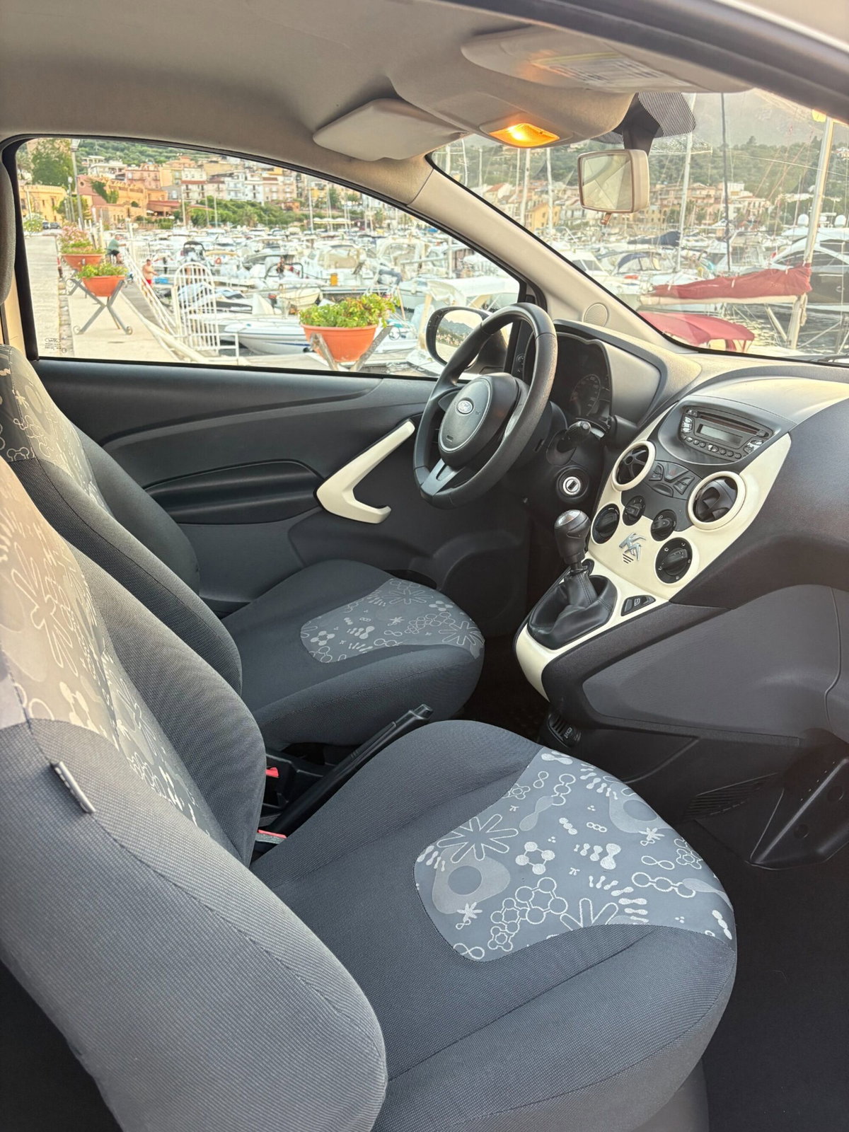 Ford Ka 1.2 8V 69CV Titanium (12)