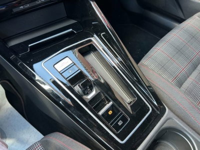Volkswagen Golf 2.0 TSI GTI DSG (12)