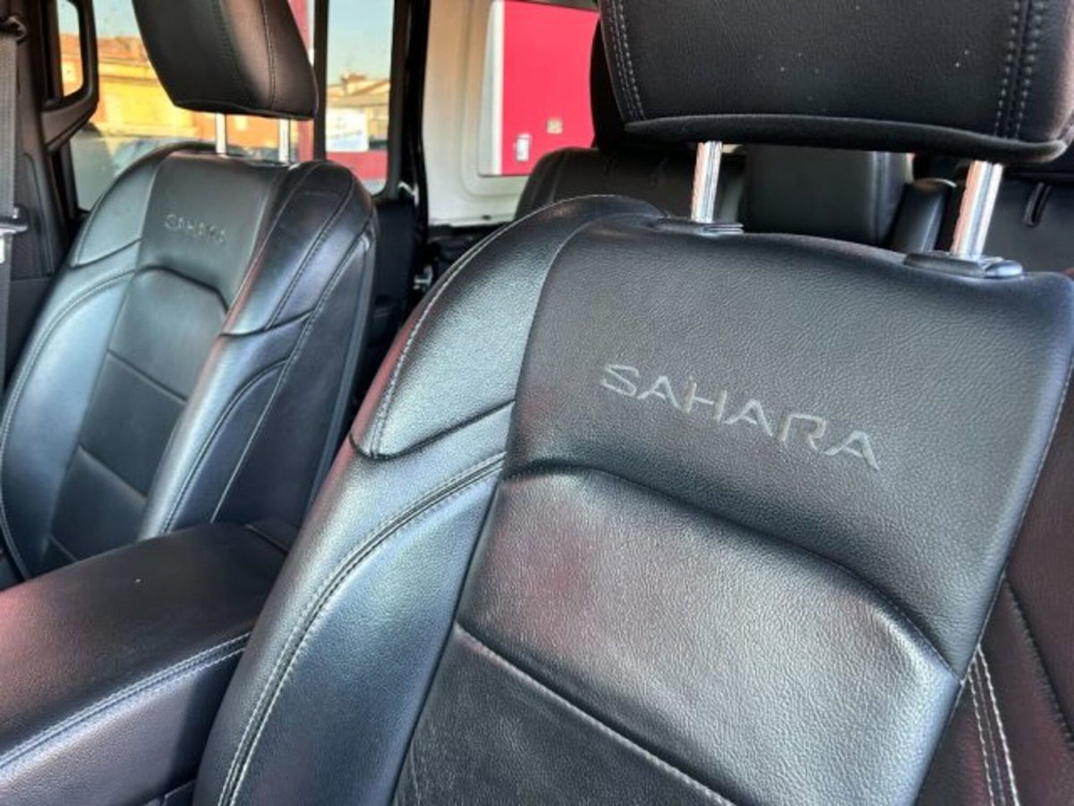 Jeep Wrangler Unlimited 2.2 Mjt II Sahara (12)