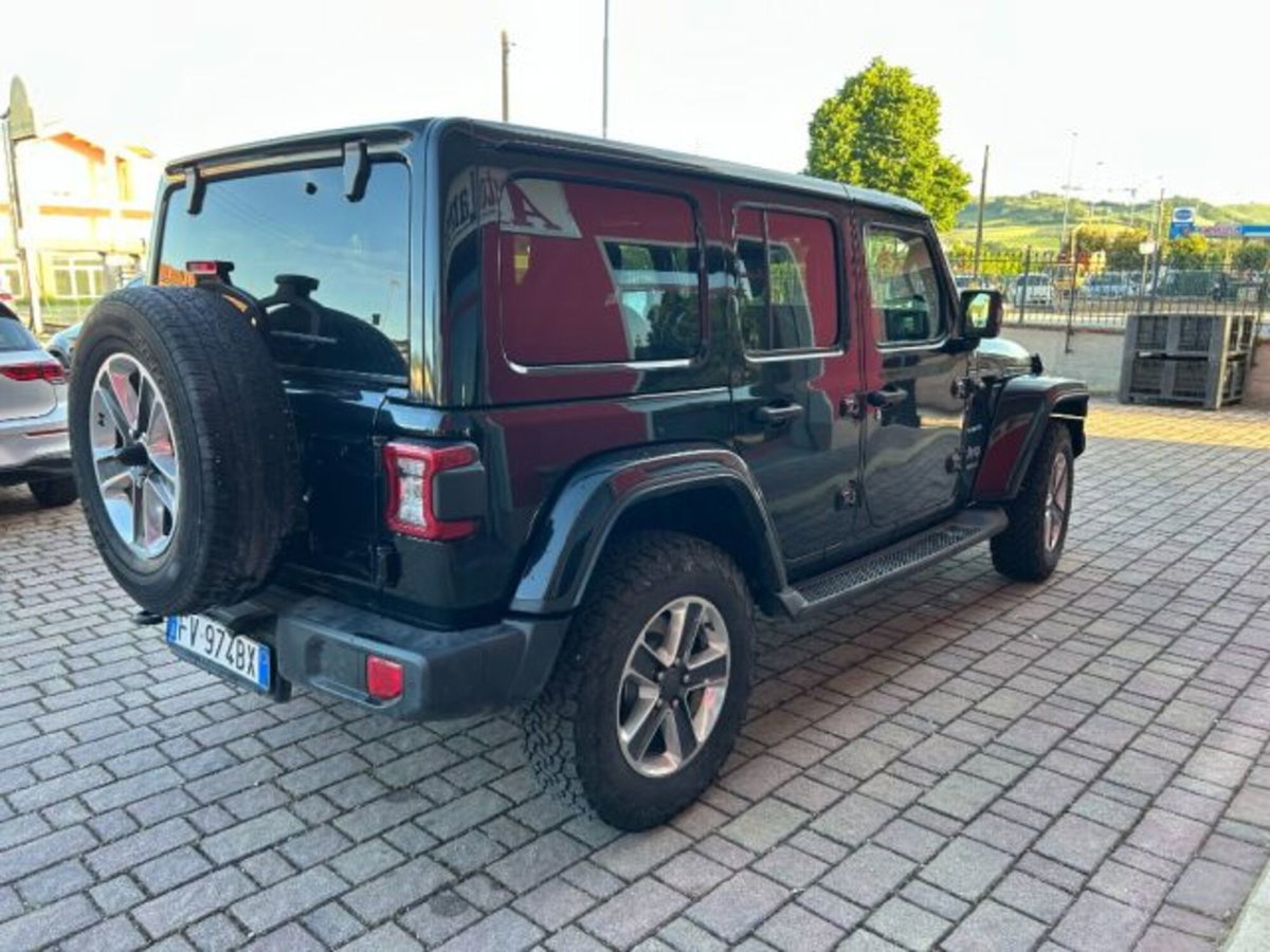 Jeep Wrangler Unlimited 2.2 Mjt II Sahara (3)