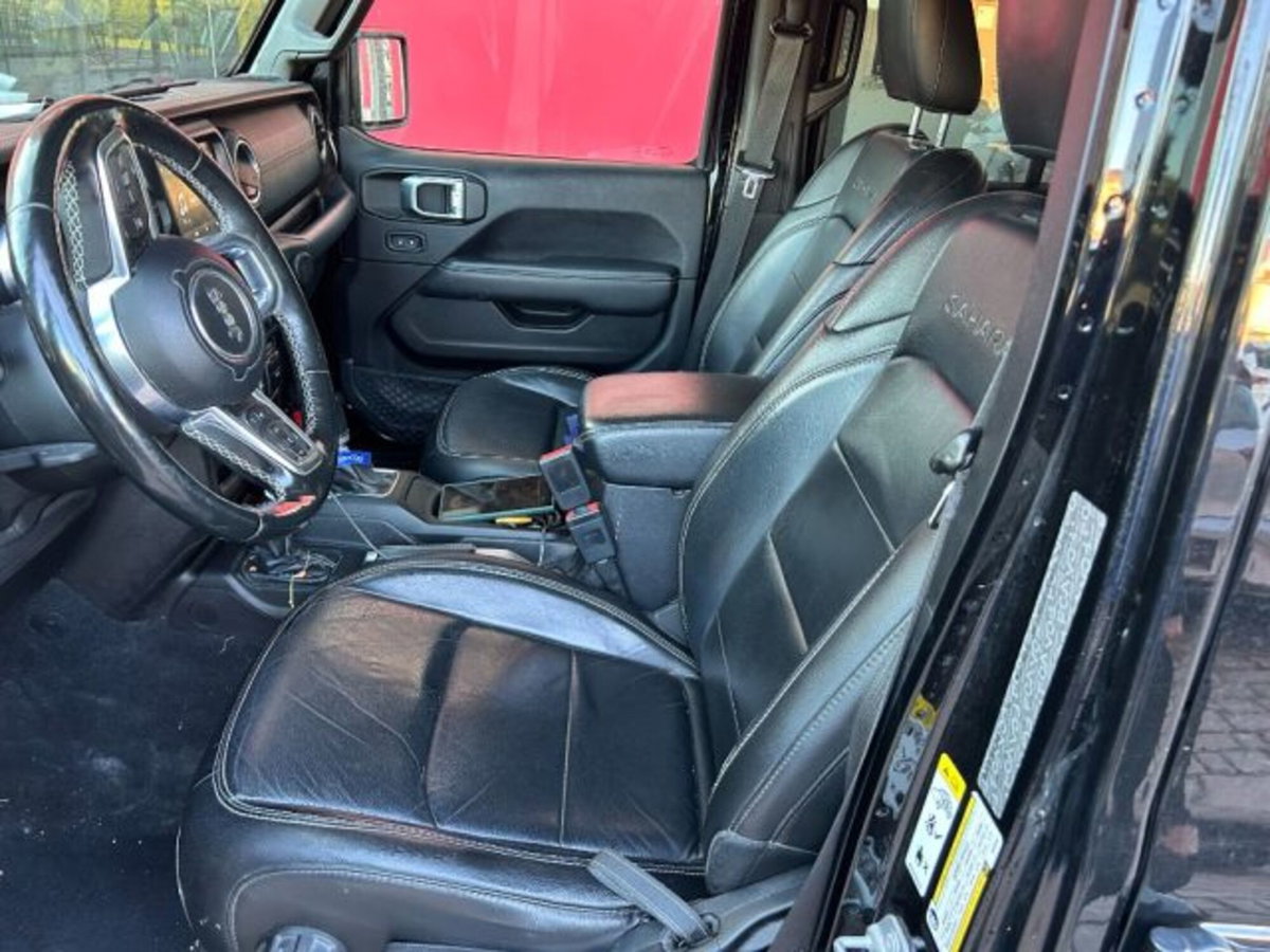 Jeep Wrangler Unlimited 2.2 Mjt II Sahara (5)