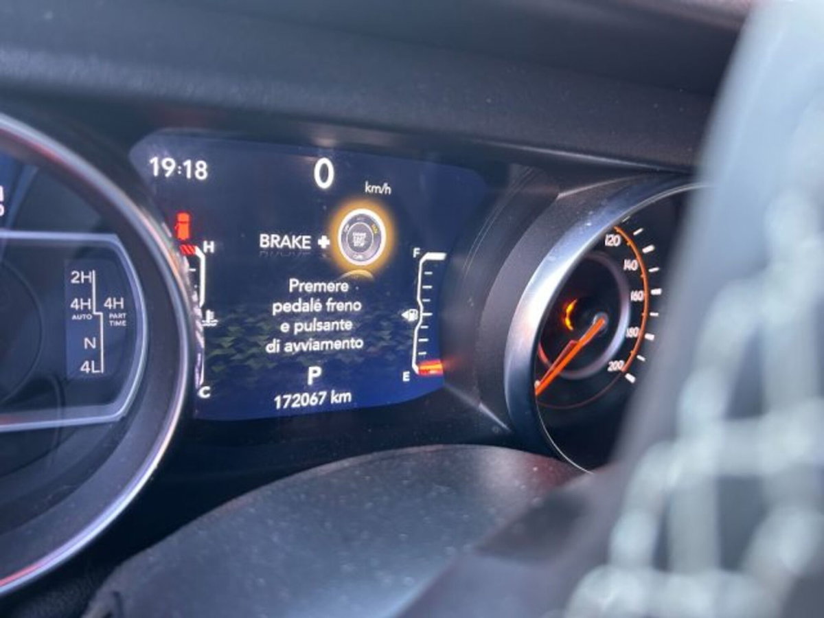 Jeep Wrangler Unlimited 2.2 Mjt II Sahara (6)