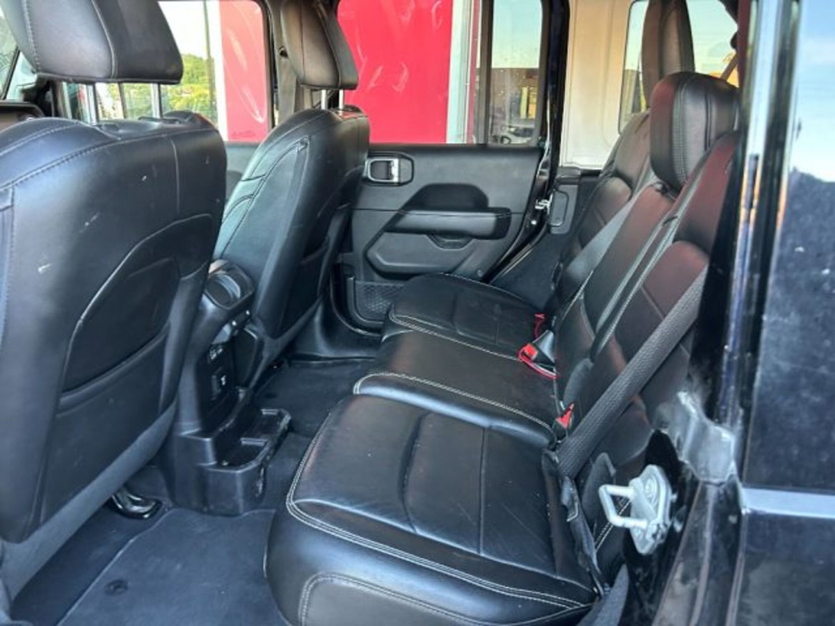Jeep Wrangler Unlimited 2.2 Mjt II Sahara (9)
