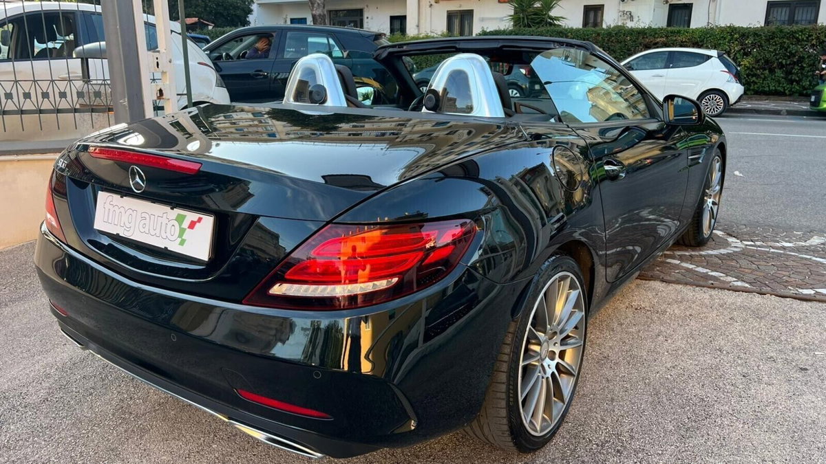Mercedes-Benz SLC 200 AMG line (5)