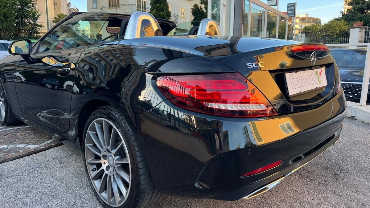 Mercedes-Benz SLC 200 AMG line (7)