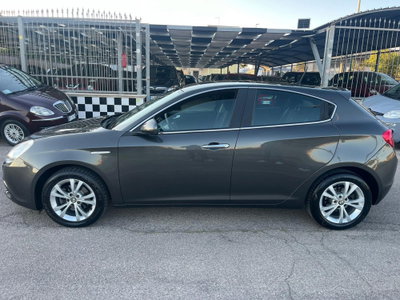 Alfa Romeo Giulietta 1.6 JTDm-2 Distinctive (8)