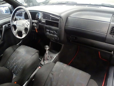 Volkswagen Golf 2.0 16V cat 3 porte GTI (7)
