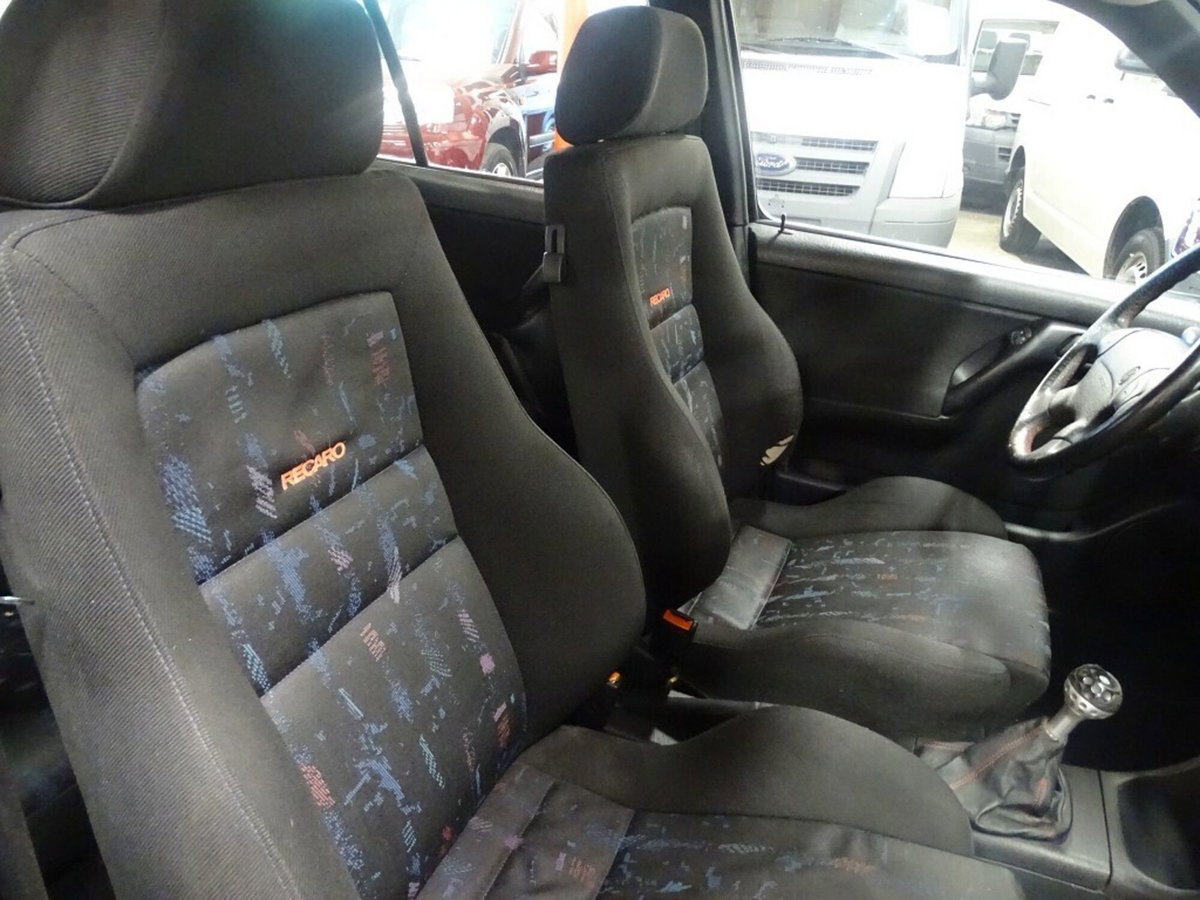 Volkswagen Golf 2.0 16V cat 3 porte GTI (8)