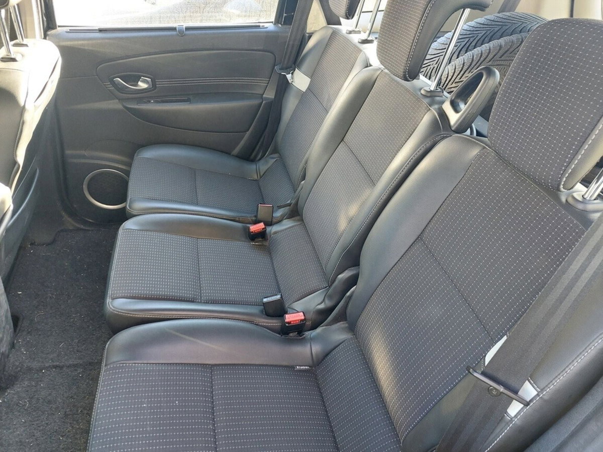 Renault Scenic E-Tech Electric 1.5 dCi 110CV Attractive (10)