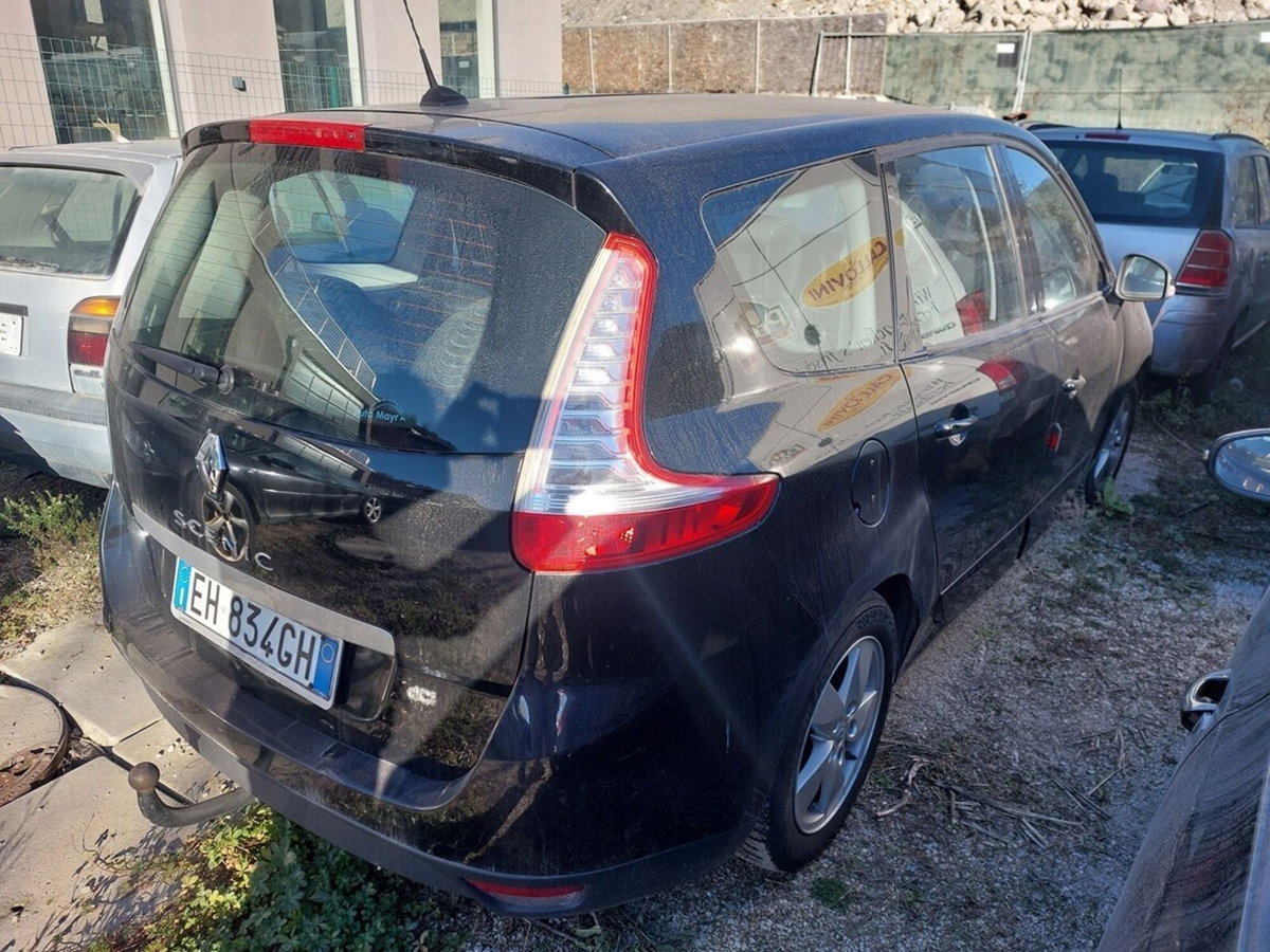 Renault Scenic E-Tech Electric 1.5 dCi 110CV Attractive (3)