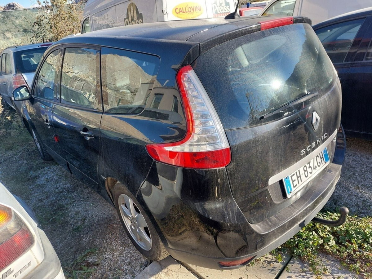 Renault Scenic E-Tech Electric 1.5 dCi 110CV Attractive (4)