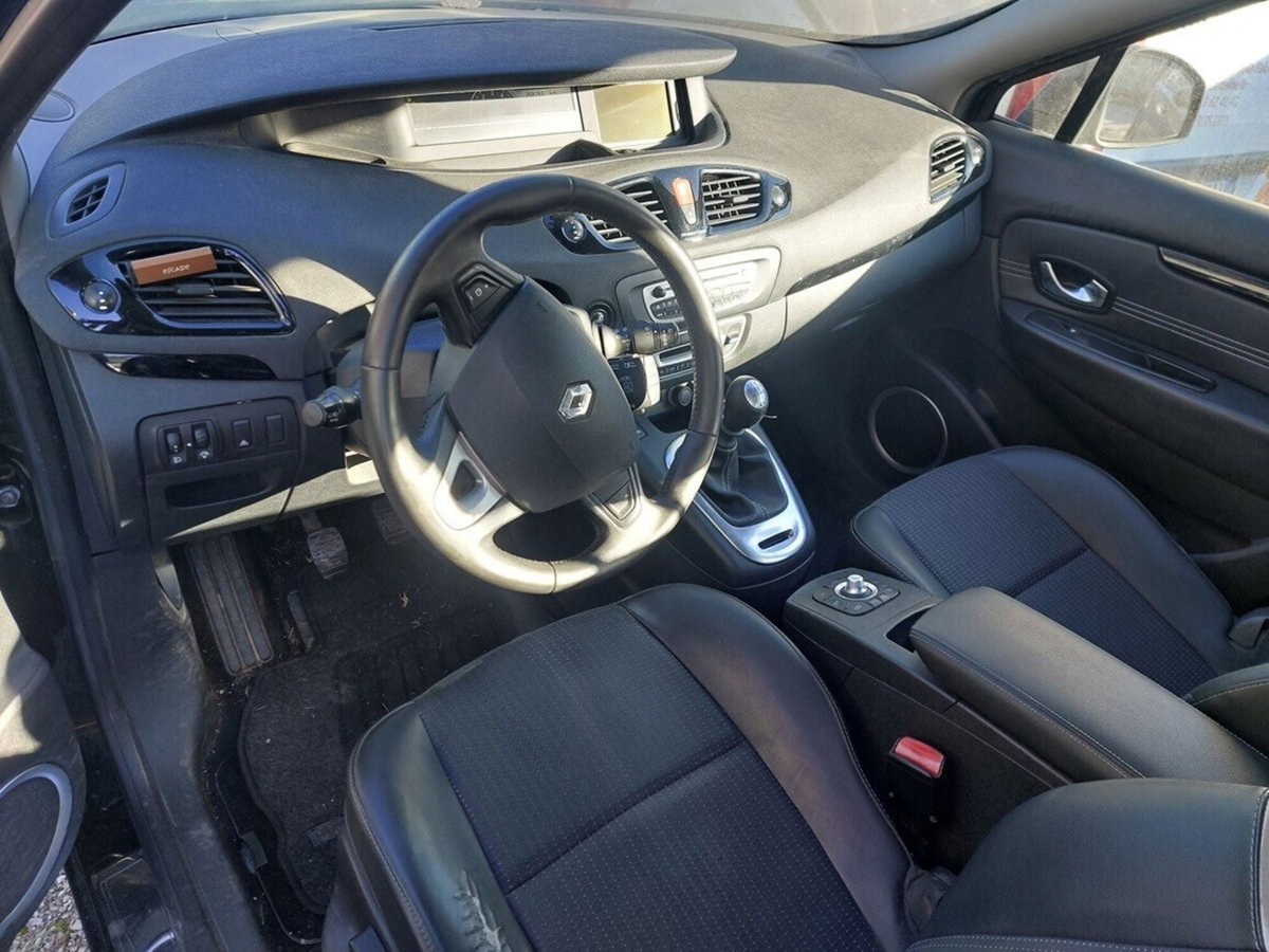 Renault Scenic E-Tech Electric 1.5 dCi 110CV Attractive (5)
