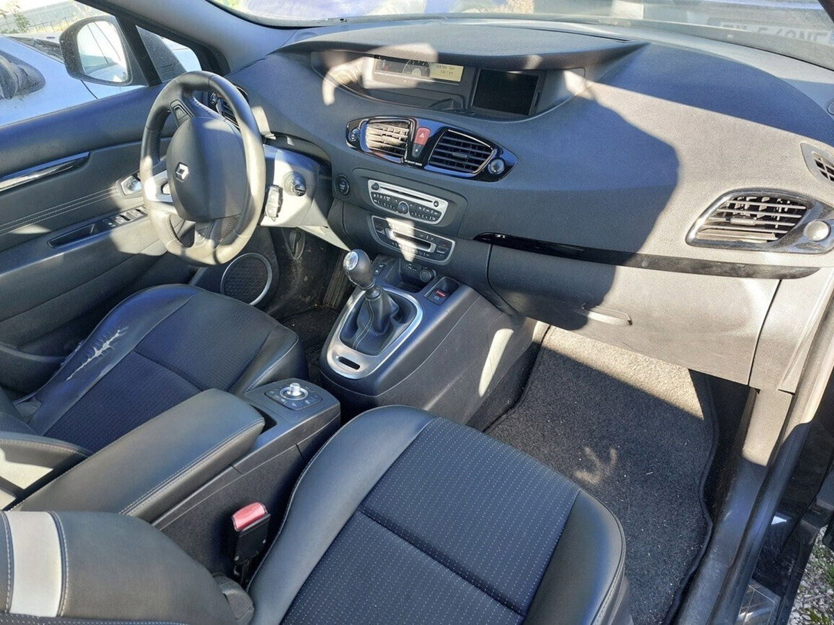 Renault Scenic E-Tech Electric 1.5 dCi 110CV Attractive (7)