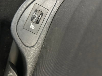 Peugeot 308 2.0 HDi 5p. Féline (11)