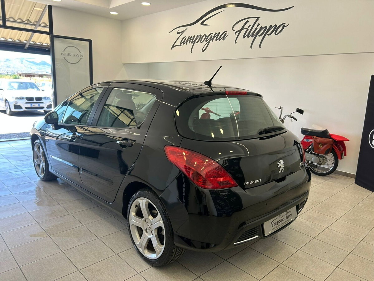 Peugeot 308 2.0 HDi 5p. Féline (6)