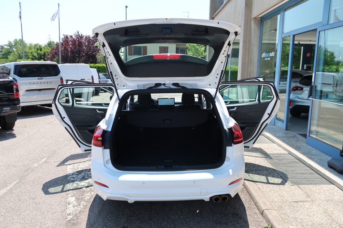 Ford Focus Station Wagon 1.0 EcoBoost Hybrid 125 CV SW ST-Line (11)