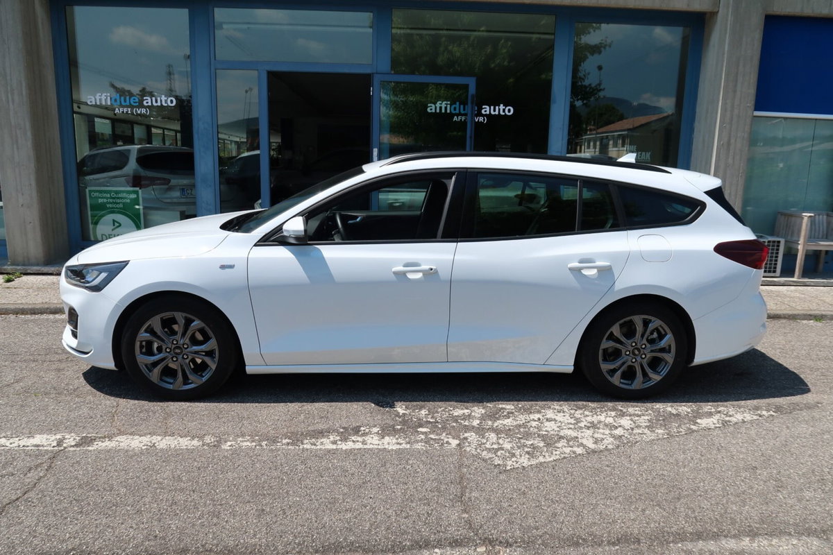 Ford Focus Station Wagon 1.0 EcoBoost Hybrid 125 CV SW ST-Line (4)