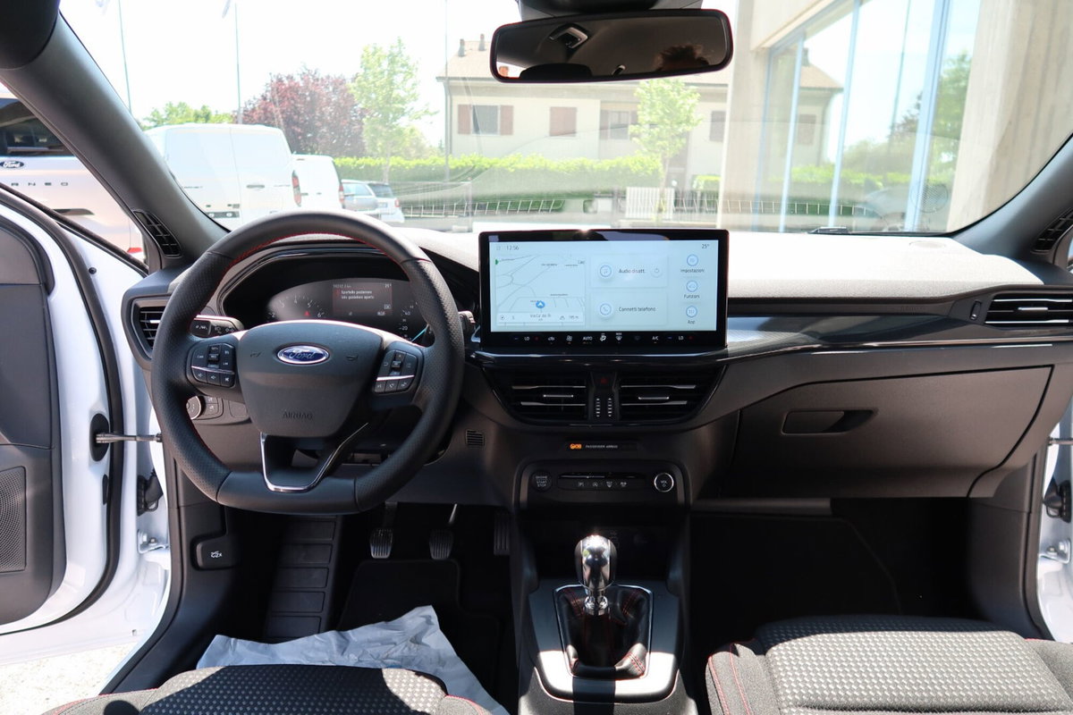 Ford Focus Station Wagon 1.0 EcoBoost Hybrid 125 CV SW ST-Line (7)