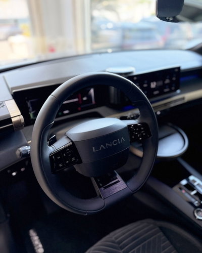 Lancia Ypsilon 1.2 mhev Edizione Cassina e-dct (10)