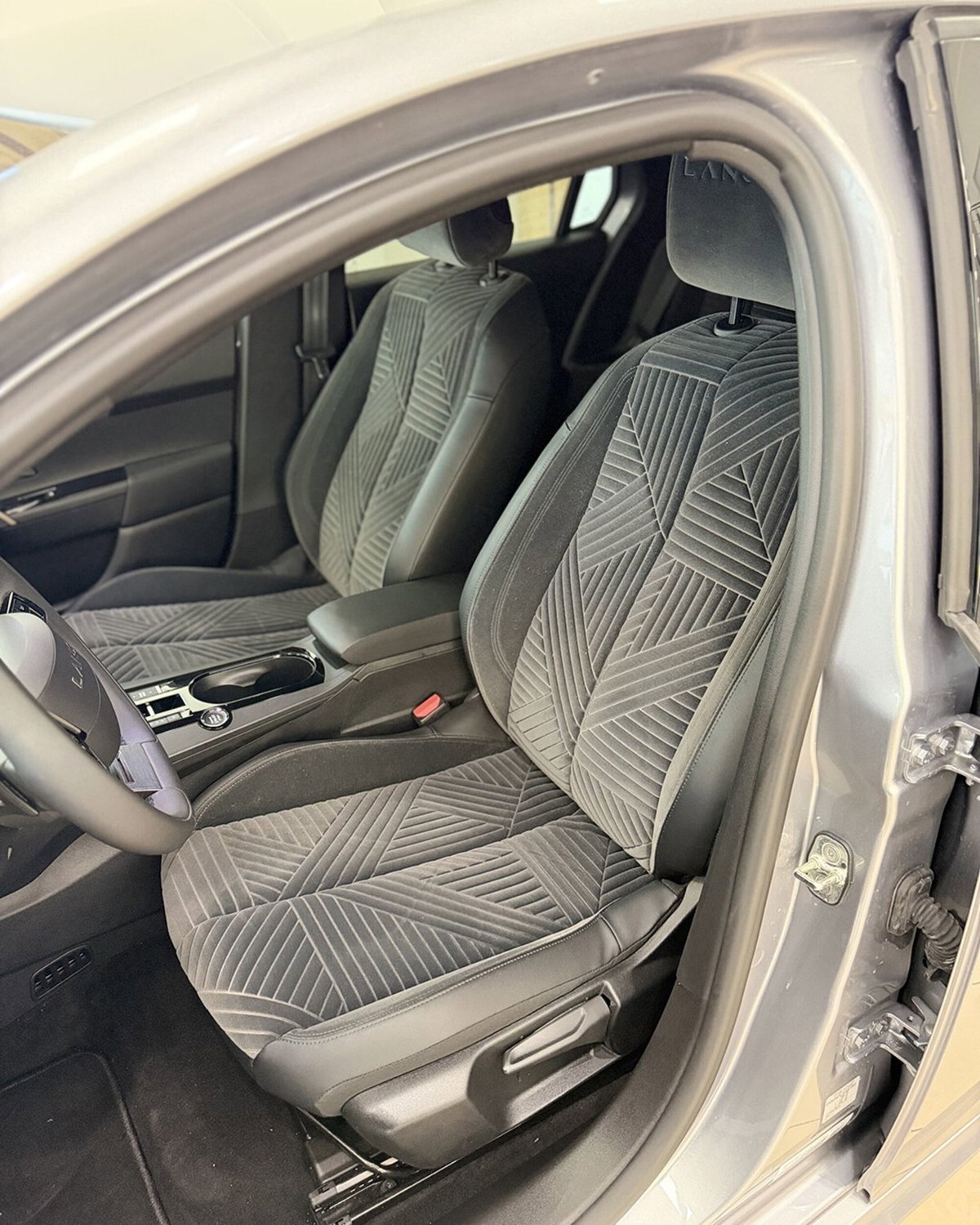 Lancia Ypsilon 1.2 mhev Edizione Cassina e-dct (6)