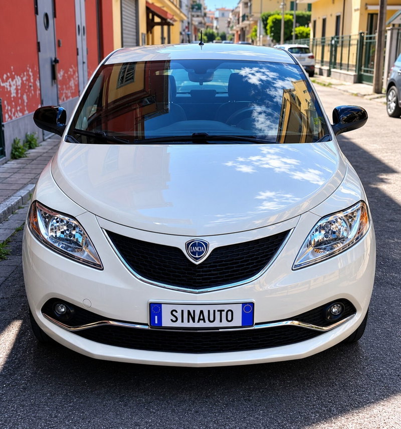 Lancia Ypsilon 0.9 TwinAir 85 CV 5 porte Metano Ecochic Gold
