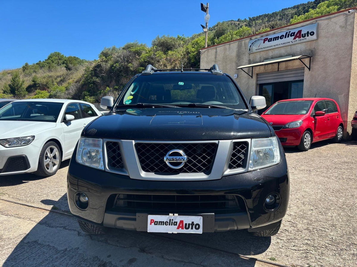 Nissan Navara 2.5 dCi 190CV 4 porte Double Cab LE