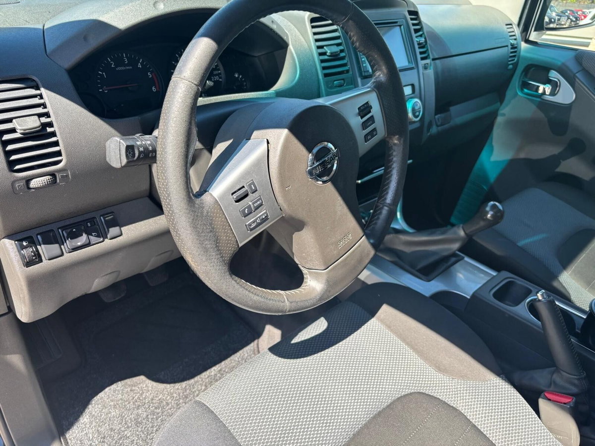 Nissan Navara 2.5 dCi 190CV 4 porte Double Cab LE (15)
