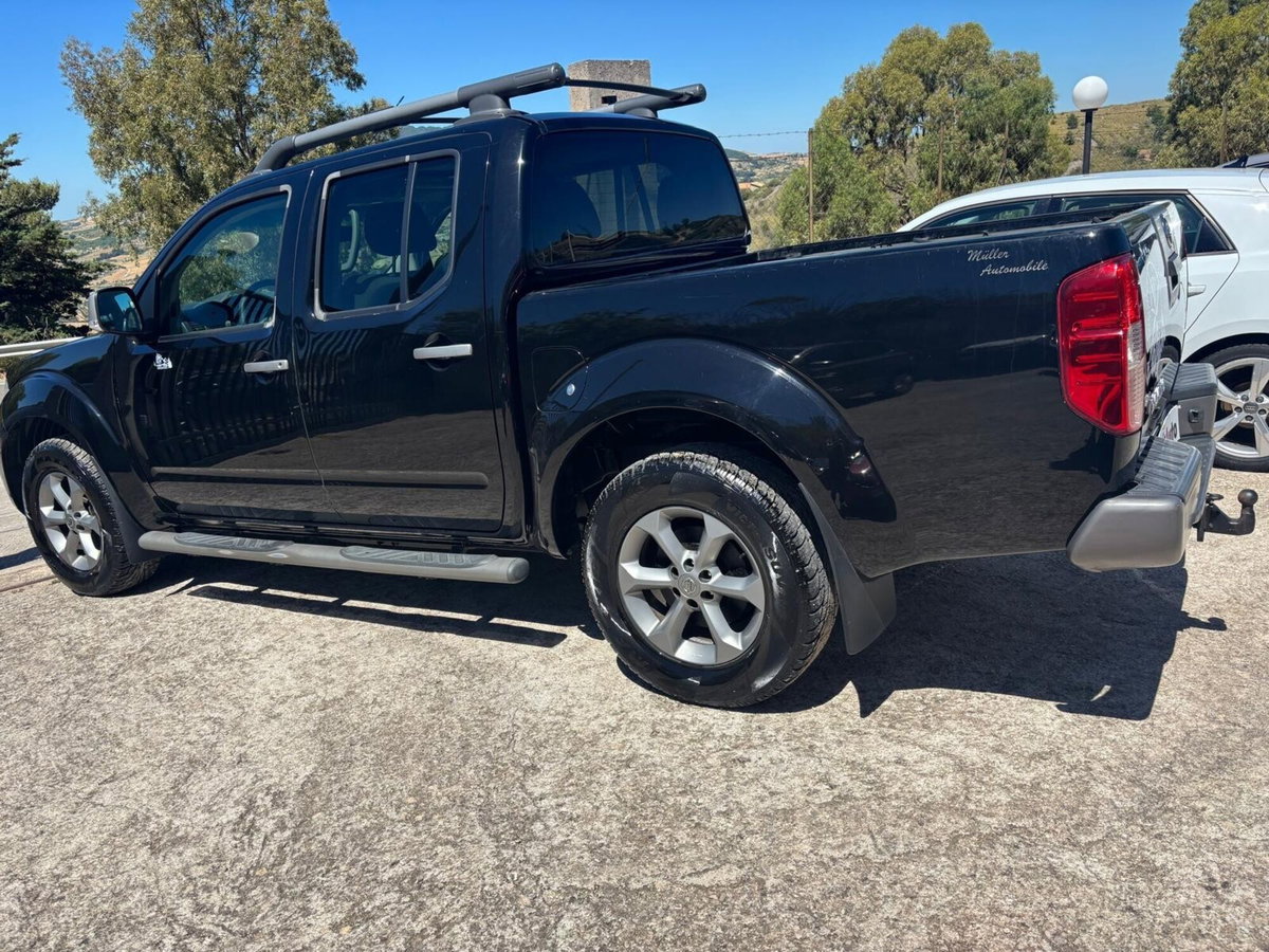 Nissan Navara 2.5 dCi 190CV 4 porte Double Cab LE (4)