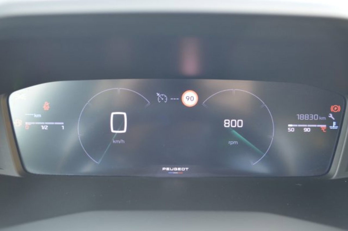 Peugeot 208 1.2 puretech Active s&s 100cv (11)
